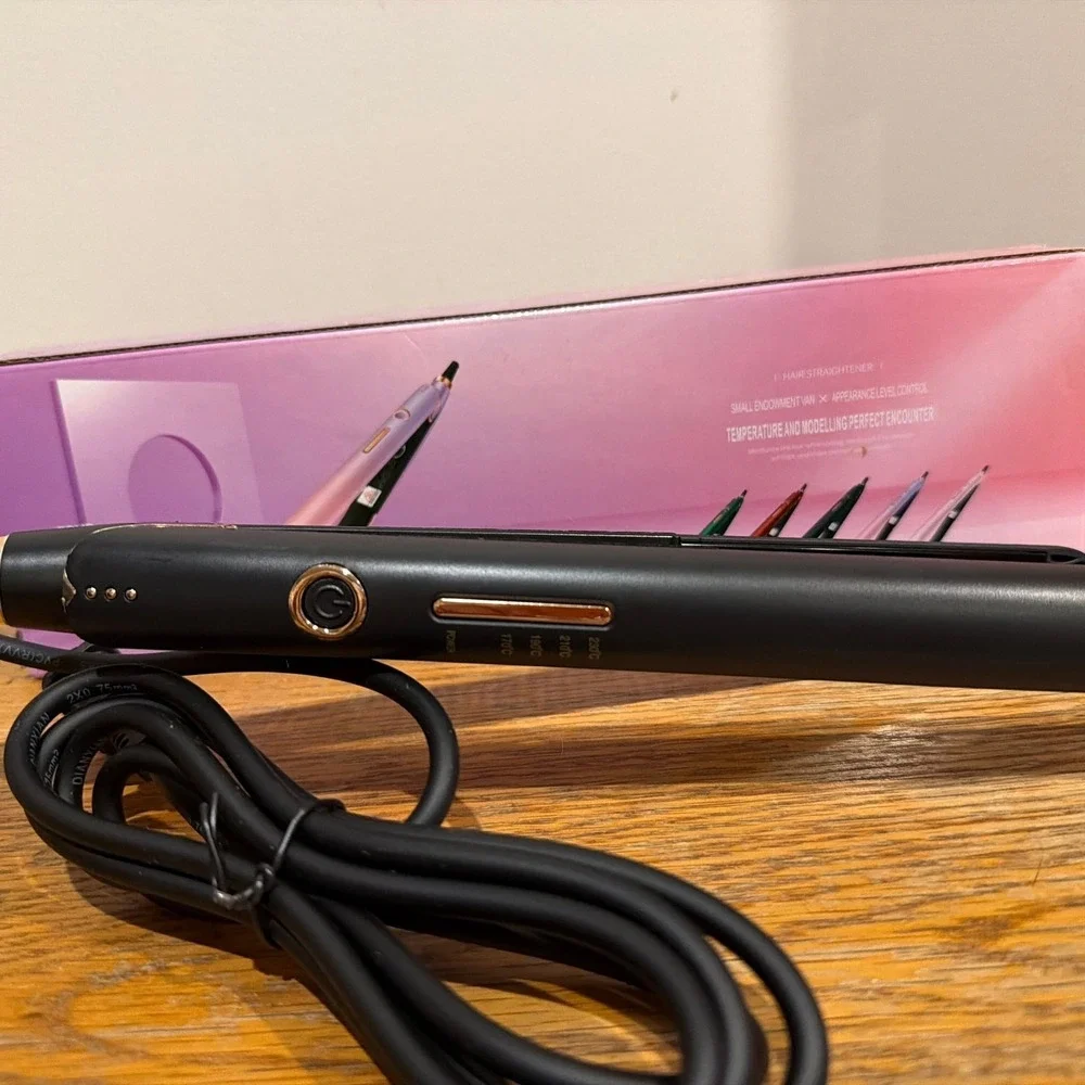 Style House Professional 1.25 Ceramic Flat Iron Hair Straightener Black 2107